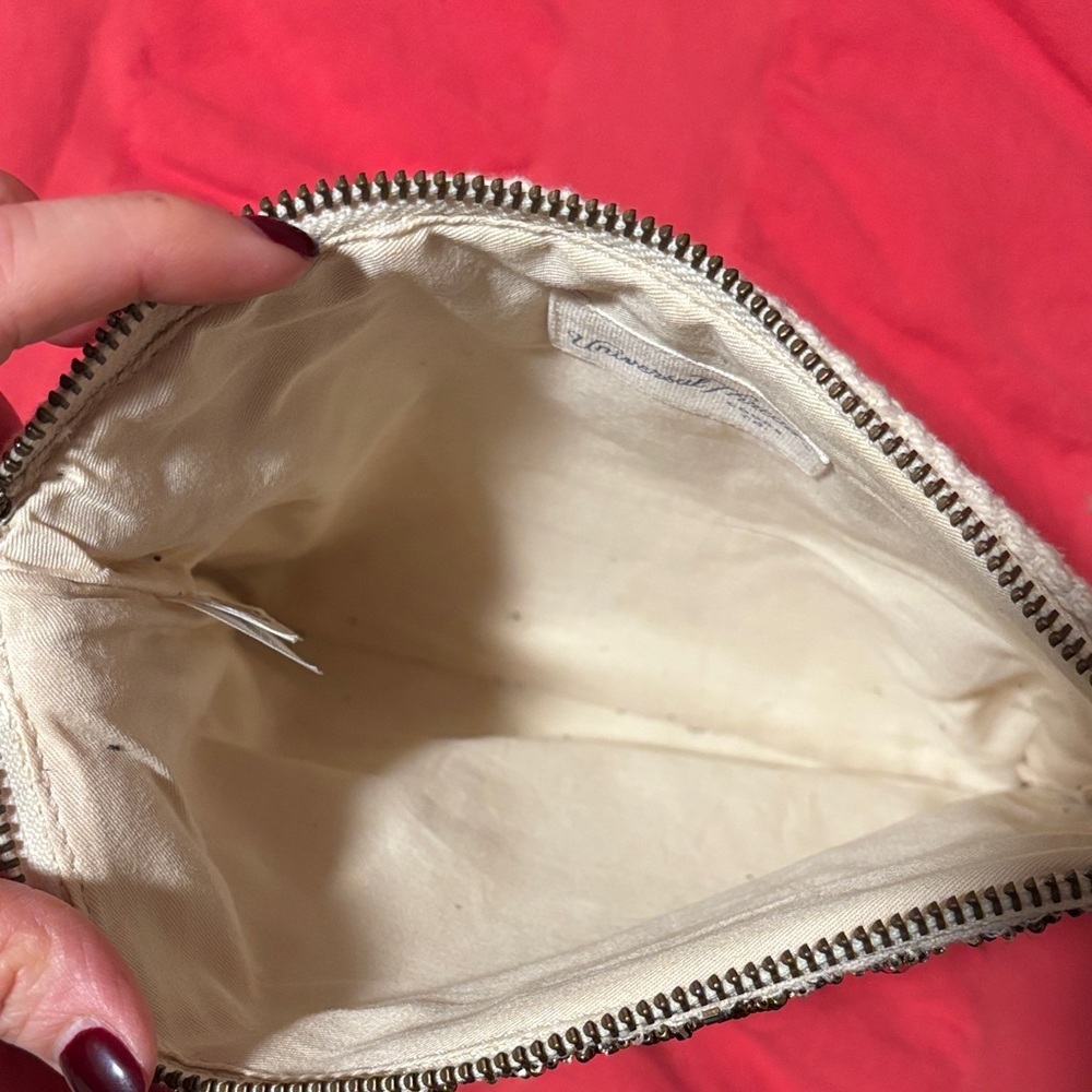 Universal Thread Beaded Clutch with Tassel - Picture 3 of 4